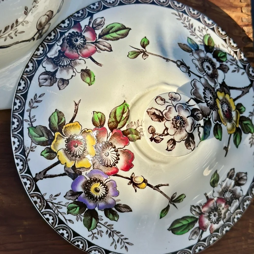 Alfred Meakin’s “Medway” Decor Covered Vegetable/Tureen Dish